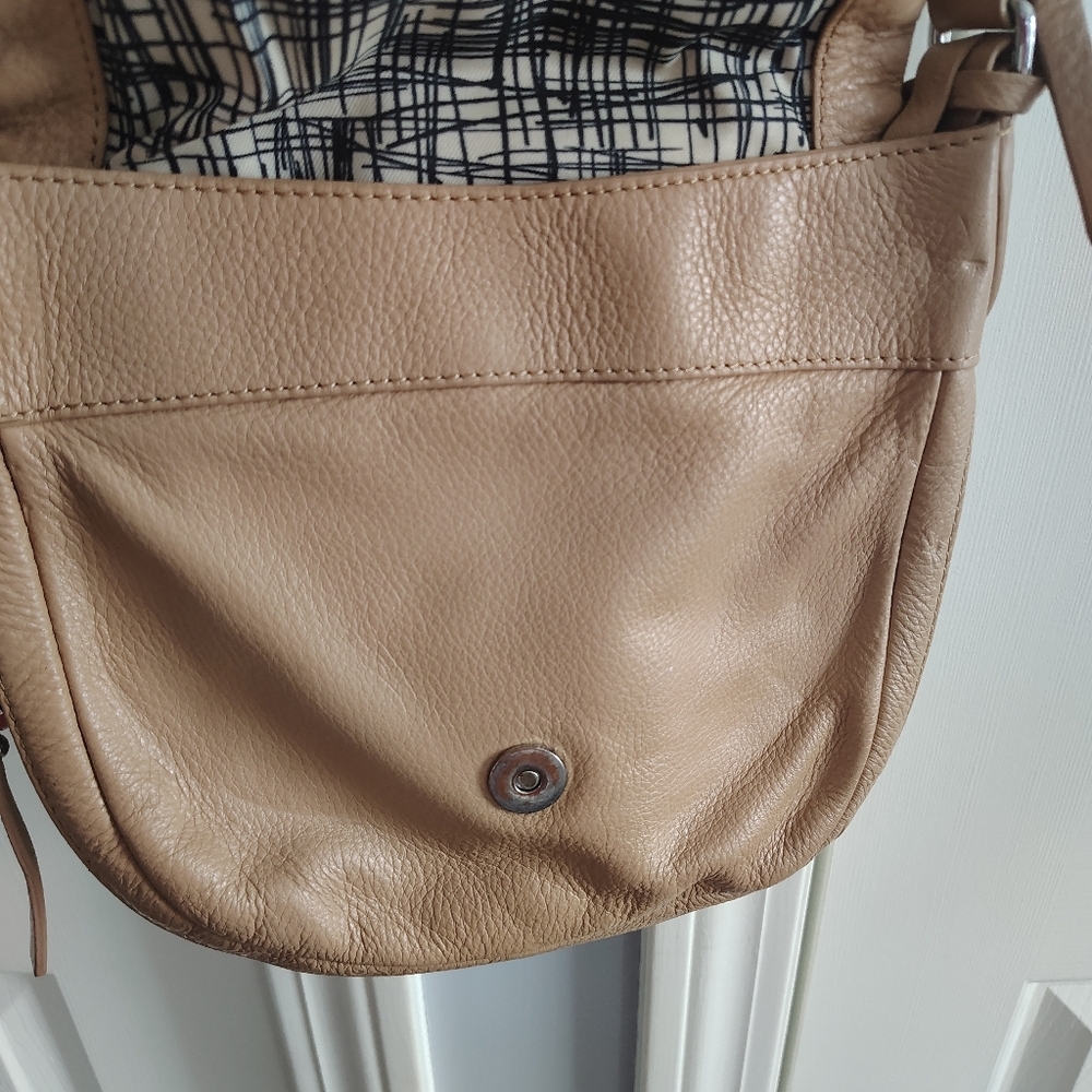 Vince Camuto Tan Leather Crossbody Bag - Picture 5 of 10